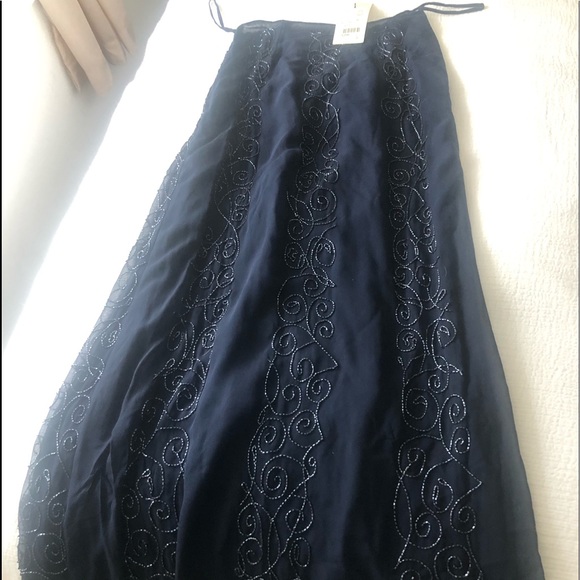 Emporio Armani beaded silk skirt. - Picture 2 of 2